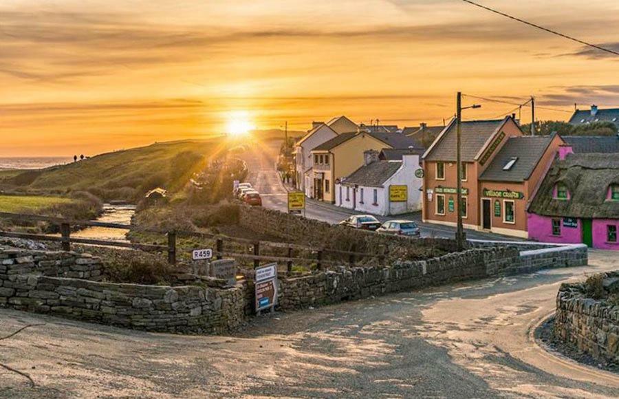 Daly'S House Bed & Breakfast Doolin Exterior photo